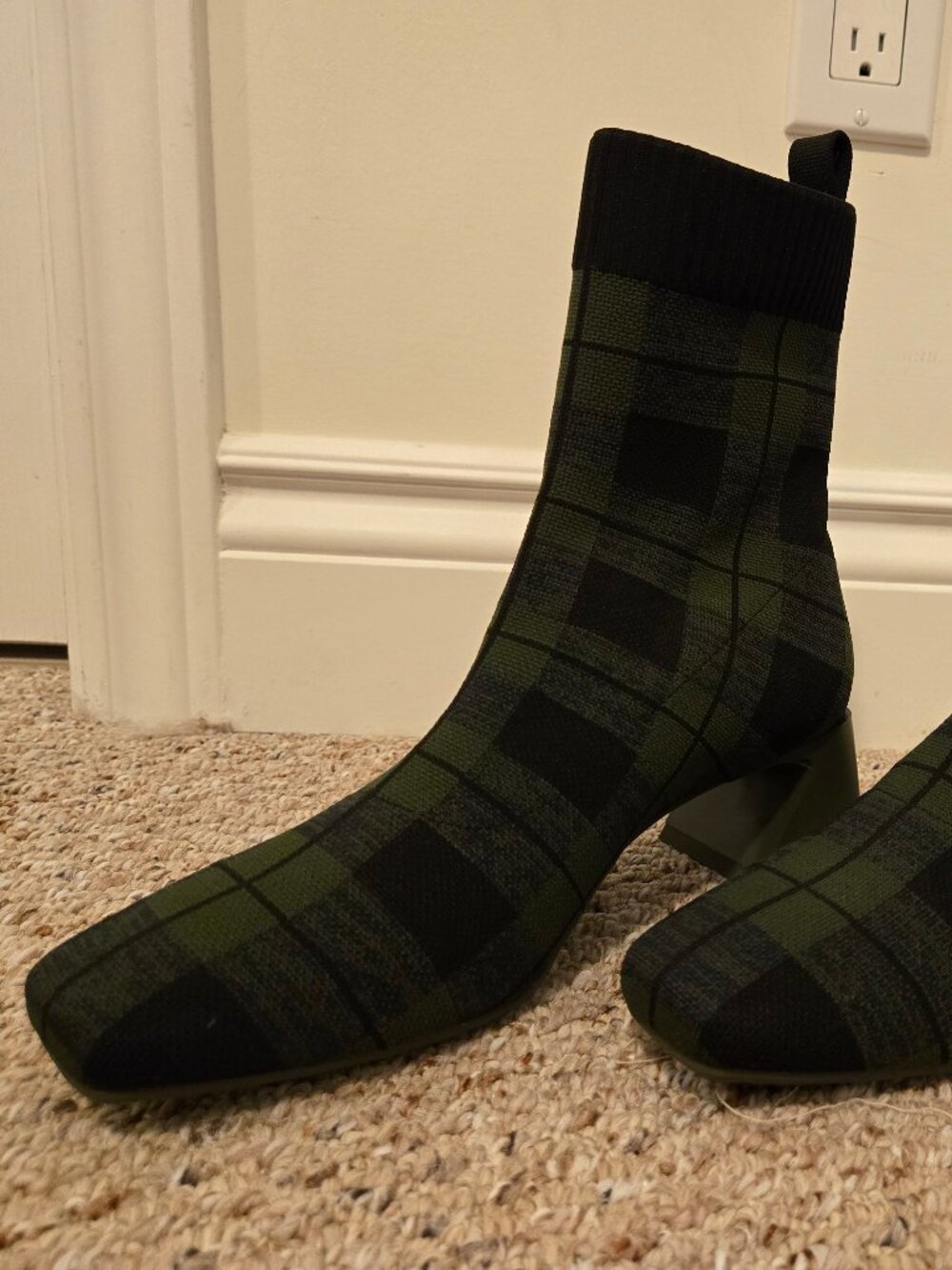 Vivaia Ankle boots - Green and Black Plaid - Water repellent - Size 39.5 (8 1/2)